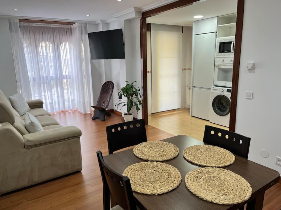 Piso Acogedor Y Centrico Apartment Santona Bagian luar foto